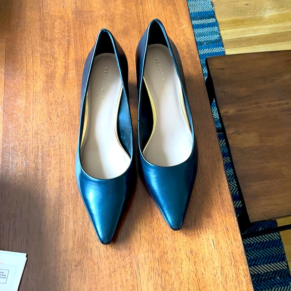 Kelly & Katie Black Leather Tortoise Heel Pump
